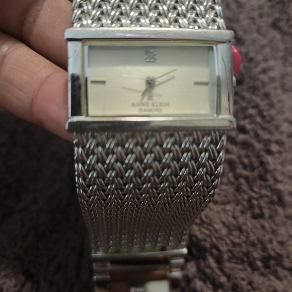 WATCH!! - Picture 3 of 5